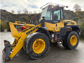 Wheel loader KOMATSU WA200