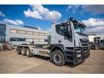Hook lift truck Iveco X-WAY 460: picture 2