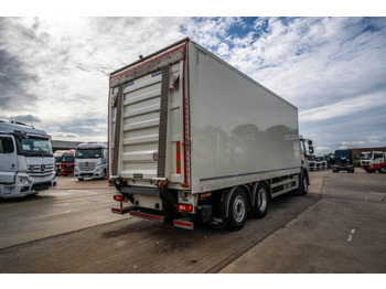Box truck Volvo FE 320 -6X2 +DHOLLANDIA 2.5T- 194.400 KM: picture 4