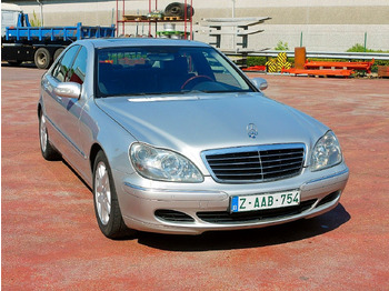 Saloon car MERCEDES-BENZ