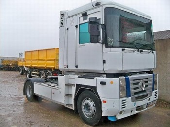 Tractor unit RENAULT MAGNUM: picture 1