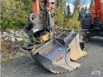 Crawler excavator Hitachi ZX 225 US LC-L with excavation system and attachments: picture 5