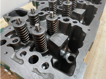 Cylinder head for Agricultural machinery Fendt 933 Vario   - głowica cylindrów kompletna NOWA F934201210800: picture 4