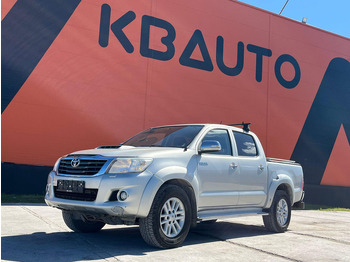 Pickup truck TOYOTA Hilux
