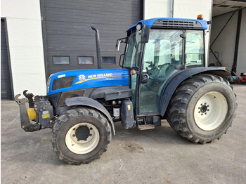 Farm tractor NEW HOLLAND T4.95