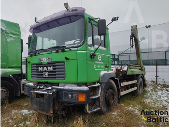 Skip loader truck MAN 18.284: picture 2