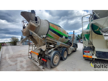 Concrete mixer truck Volvo FM12: picture 4