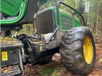 Forestry harvester John Deere 1170 E: picture 3