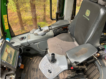 Forestry harvester John Deere 1170 E: picture 5