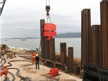 Hydraulic hammer AME