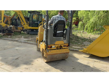 Roller CATERPILLAR CB14B: picture 2