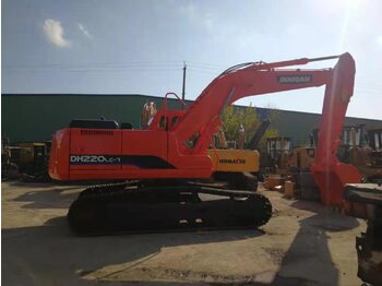 Crawler excavator DOOSAN DH220LC: picture 2