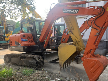 Mini excavator DOOSAN DX60-9: picture 4