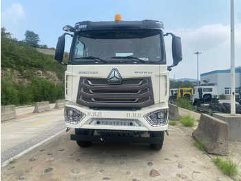 Tractor unit SINOTRUK HOWO