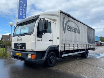 Curtain side truck MAN