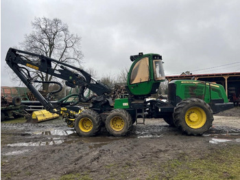 Forestry harvester John Deere 1170 E: picture 4