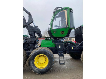 Forestry harvester John Deere 1270 G: picture 5