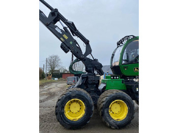 Forestry harvester John Deere 1270 G: picture 4