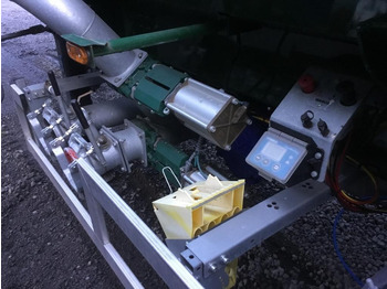 Fertilizing equipment GÜLLEZUBRINGER LKW AUFLIEGER: picture 5 Fertilizing equipment GÜLLEZUBRINGER LKW AUFLIEGER: picture 5