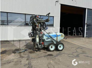 Trailed sprayer