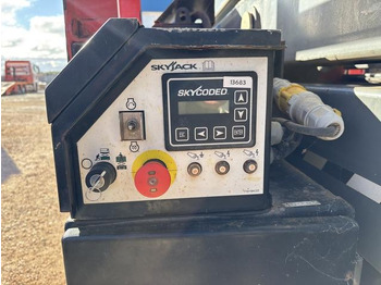 Scissor lift SkyJack SJ9664RT: picture 5