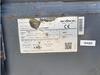 Scissor lift SKYJACK