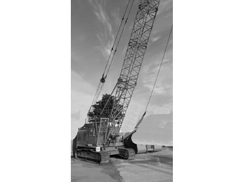 Crawler crane DEMAG