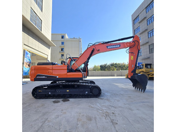 Excavator DOOSAN DX225: picture 2 Excavator DOOSAN DX225: picture 2