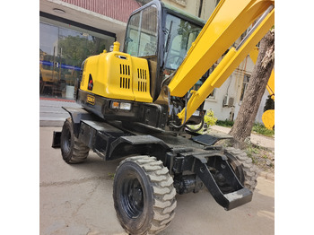Wheel excavator HYUNDAI
