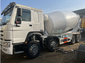 Concrete mixer truck SINOTRUK HOWO