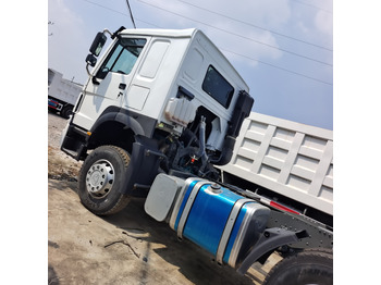 Tractor unit SINOTRUK HOWO