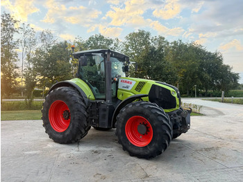Farm tractor CLAAS Axion 810