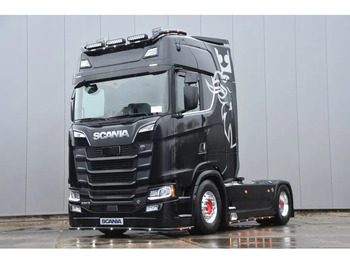 Tractor unit SCANIA S 580