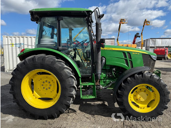 Farm tractor Traktor John Deere 5075M med snöutrustning: picture 4