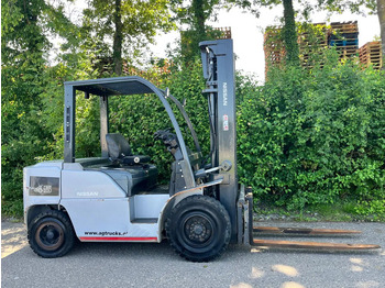 Diesel forklift NISSAN