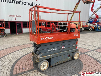 Scissor lift SKYJACK