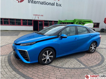 Saloon car TOYOTA