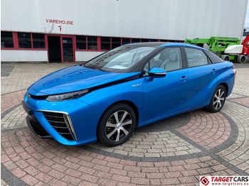 Saloon car TOYOTA