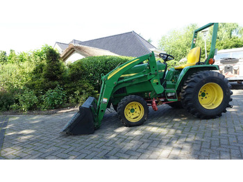 Farm tractor JOHN DEERE