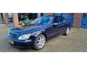 Saloon car MERCEDES-BENZ
