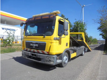 Car transporter truck MAN TGL 8.220