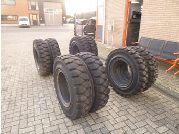 Wheel and tire package for Wheel excavator SOLIDEAL 10.00 x 20 SOLID: picture 3 Wheel and tire package for Wheel excavator SOLIDEAL 10.00 x 20 SOLID: picture 3