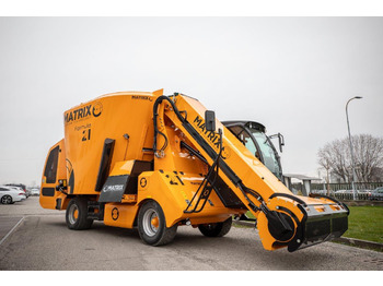 New Forage mixer wagon MATRIX formula: picture 3