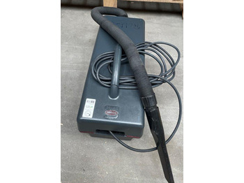 Industrial vacuum cleaner