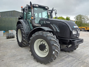 Farm tractor VALTRA T132