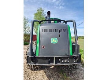 Forestry harvester John Deere 1270 G: picture 4