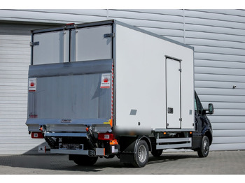 Closed box van MERCEDES-BENZ Sprinter 319