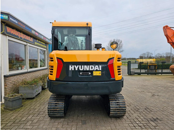Mini excavator Hyundai HX60PRO: picture 4