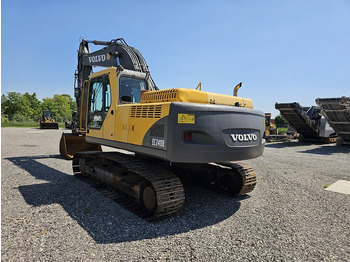Crawler excavator VOLVO EC240BNLC: picture 3