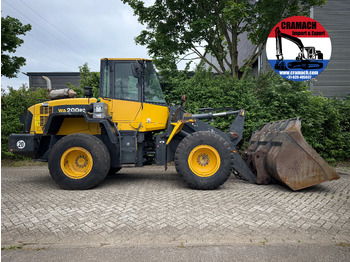 Wheel loader KOMATSU WA200PZ-6: picture 2